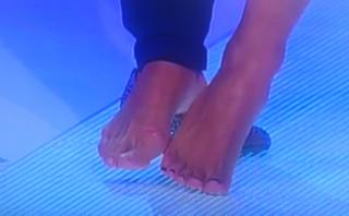 Caterina Balivo feet photo thumbnail