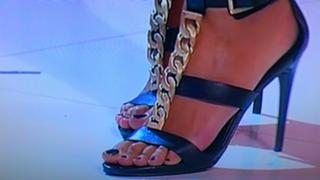 Caterina Balivo feet photo thumbnail