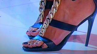 Caterina Balivo feet photo thumbnail
