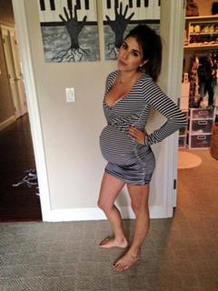 Daniella Monet feet photo thumbnail