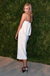 Karlie Kloss feet photo thumbnail