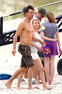 Julianne Hough feet photo thumbnail