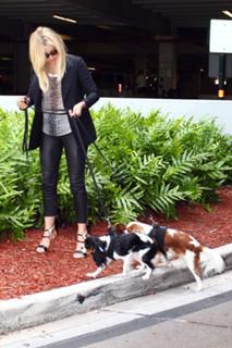 Julianne Hough feet photo thumbnail