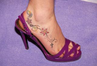 Joss Stone feet photo thumbnail