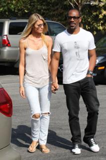 Paige Butcher feet photo thumbnail