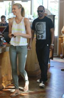 Paige Butcher feet photo thumbnail