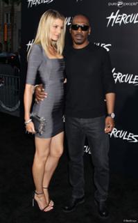 Paige Butcher feet photo thumbnail