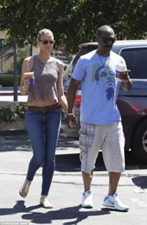 Paige Butcher feet photo thumbnail