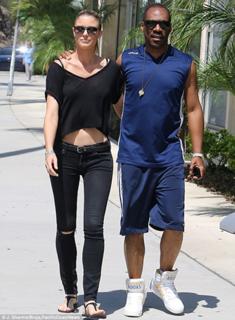 Paige Butcher feet photo thumbnail