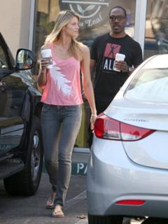 Paige Butcher feet photo thumbnail
