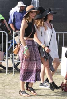 Katharine McPhee feet photo thumbnail