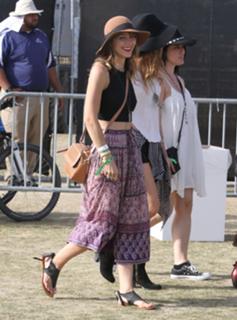 Katharine McPhee feet photo thumbnail