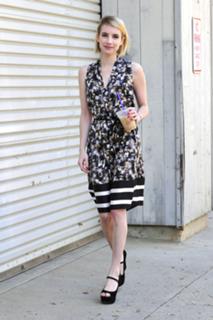 Emma Roberts feet photo thumbnail
