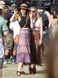 Katharine McPhee feet photo thumbnail