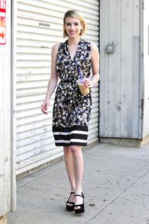 Emma Roberts feet photo thumbnail