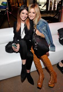 Ashley Tisdale feet photo thumbnail