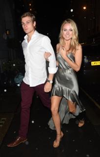 Kimberley Garner feet photo thumbnail