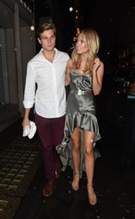 Kimberley Garner feet photo thumbnail