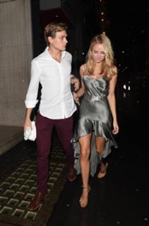Kimberley Garner feet photo thumbnail