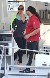 Mariah Carey feet photo thumbnail