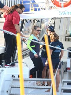 Mariah Carey feet photo thumbnail