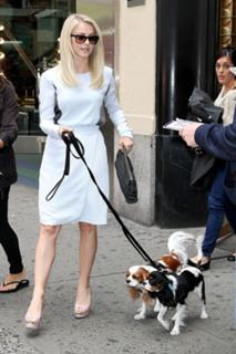 Julianne Hough feet photo thumbnail