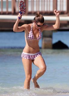 Jessica Biel feet photo thumbnail