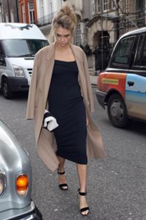 Cara Delevingne feet photo thumbnail