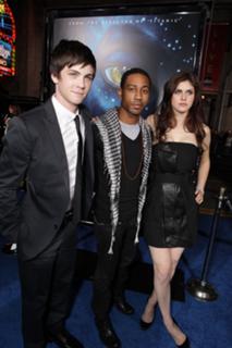 Alexandra Daddario feet photo thumbnail