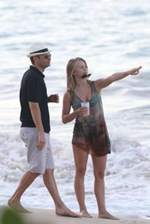 Julianne Hough feet photo thumbnail
