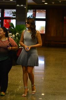 Bruna Marquezine feet photo thumbnail