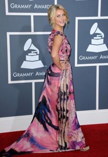 Julianne Hough feet photo thumbnail