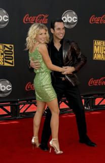 Julianne Hough feet photo thumbnail