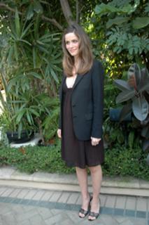 Amanda Peet feet photo thumbnail