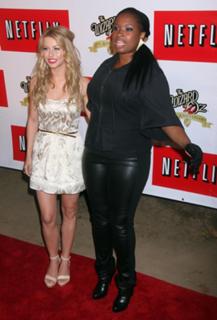 Julianne Hough feet photo thumbnail