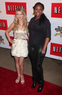 Julianne Hough feet photo thumbnail