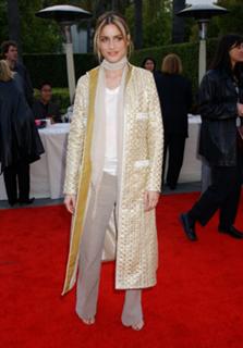 Amanda Peet feet photo thumbnail