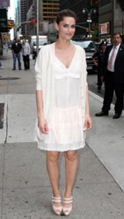 Amanda Peet feet photo thumbnail