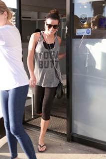 Lea Michele feet photo thumbnail