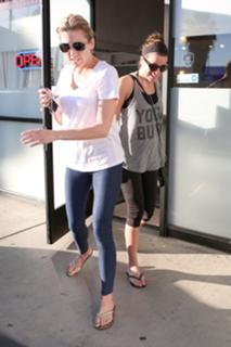 Lea Michele feet photo thumbnail