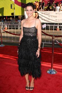 Amanda Peet feet photo thumbnail
