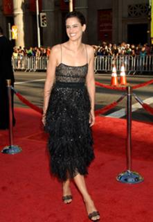 Amanda Peet feet photo thumbnail