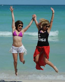 Lucy Hale feet photo thumbnail