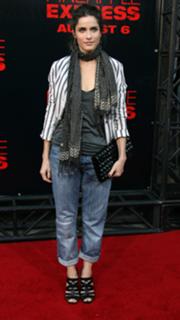 Amanda Peet feet photo thumbnail