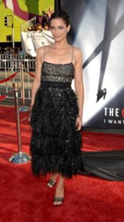 Amanda Peet feet photo thumbnail