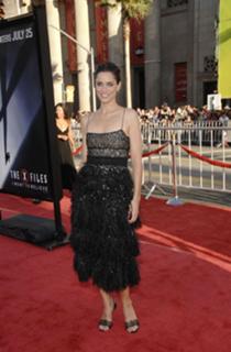 Amanda Peet feet photo thumbnail