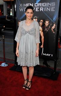 Amanda Peet feet photo thumbnail