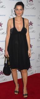 Amanda Peet feet photo thumbnail