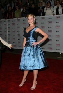 Katherine Heigl feet photo thumbnail