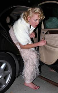 Katherine Heigl feet photo thumbnail